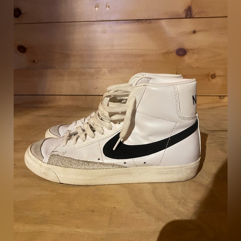 Nike women’s Blazers